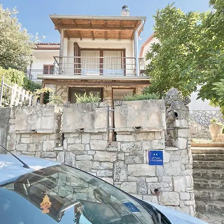 Sea View בית הארחה *